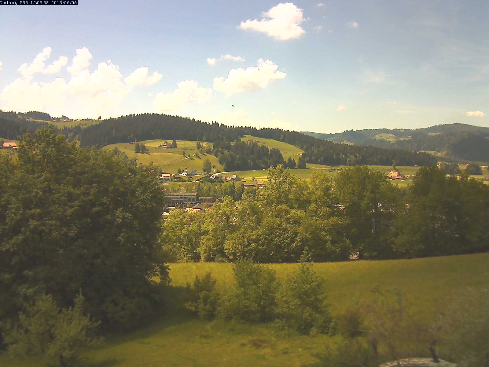 Webcam-Bild: Aussicht vom Dorfberg in Langnau 20130606-120600