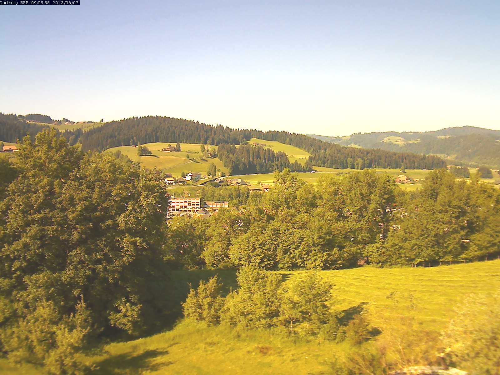 Webcam-Bild: Aussicht vom Dorfberg in Langnau 20130607-090600