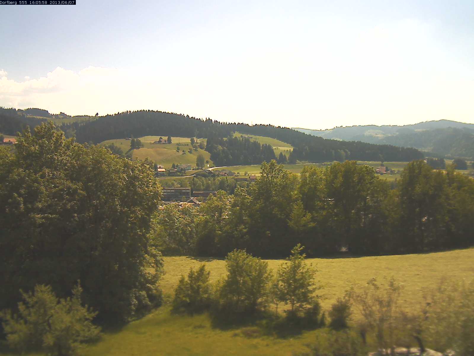 Webcam-Bild: Aussicht vom Dorfberg in Langnau 20130607-160600