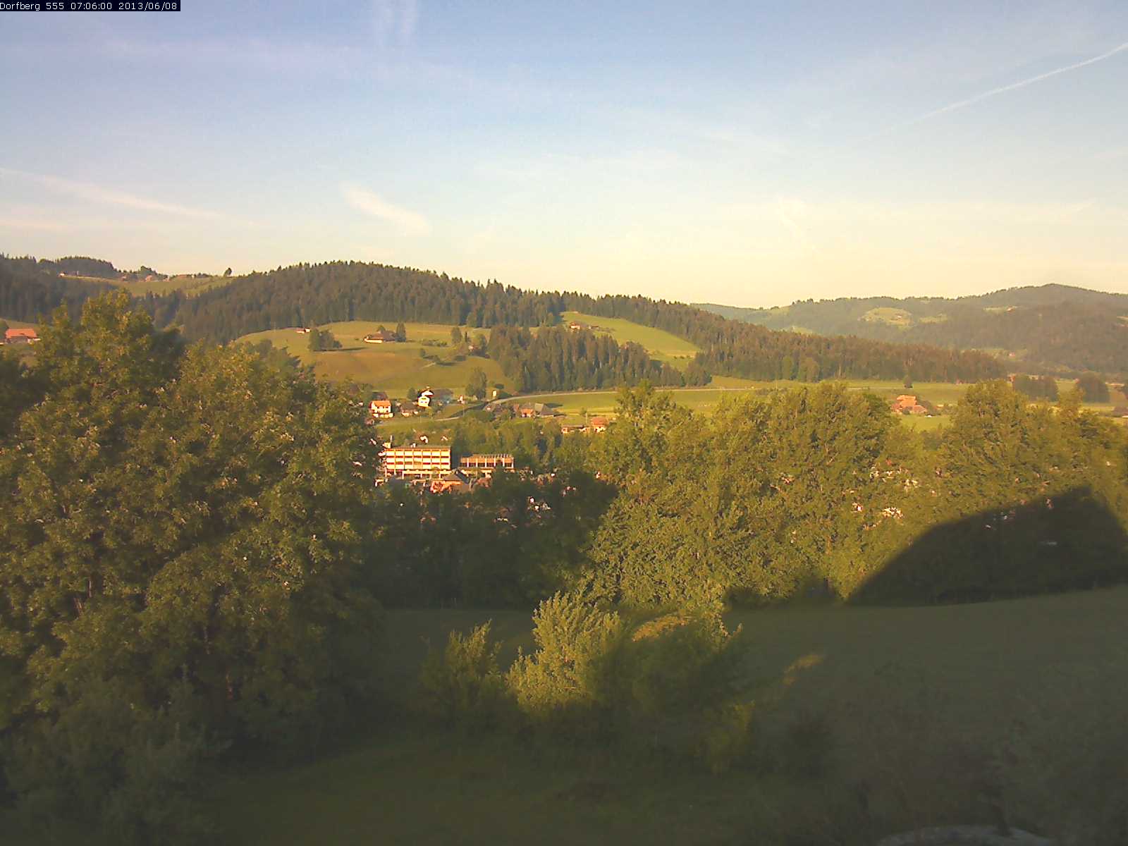Webcam-Bild: Aussicht vom Dorfberg in Langnau 20130608-070601