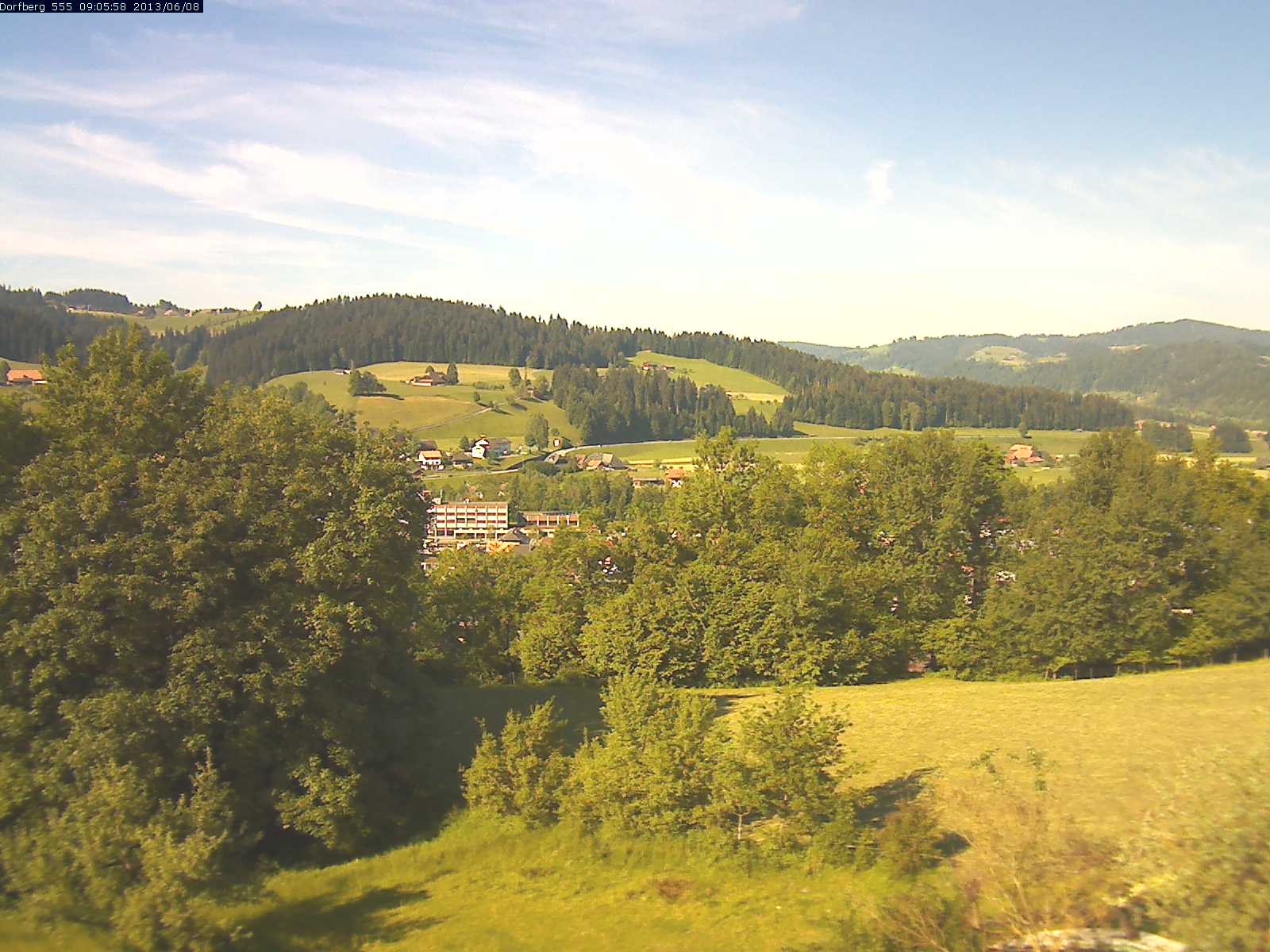 Webcam-Bild: Aussicht vom Dorfberg in Langnau 20130608-090600