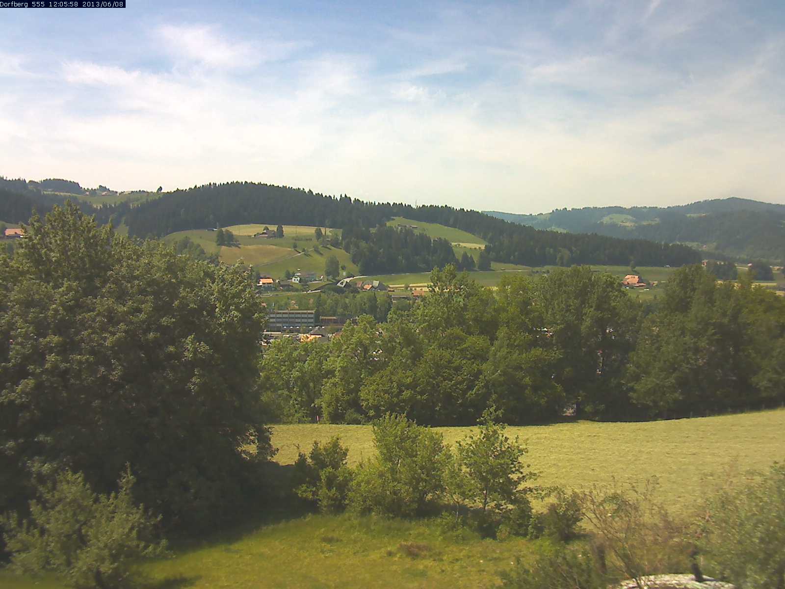 Webcam-Bild: Aussicht vom Dorfberg in Langnau 20130608-120600