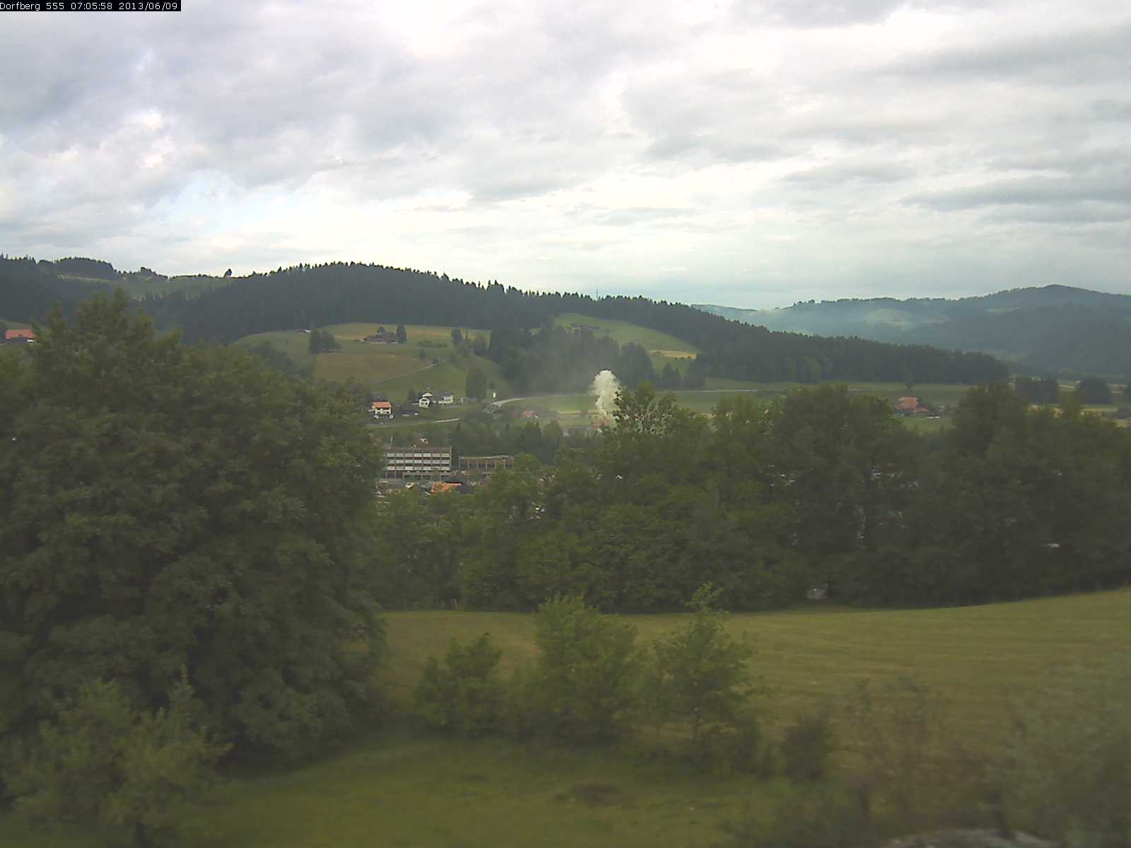 Webcam-Bild: Aussicht vom Dorfberg in Langnau 20130609-070600