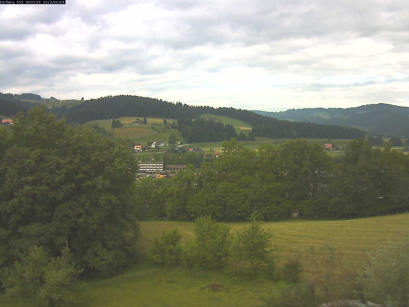 Webcam-Bild: Aussicht vom Dorfberg in Langnau 20130609-080600