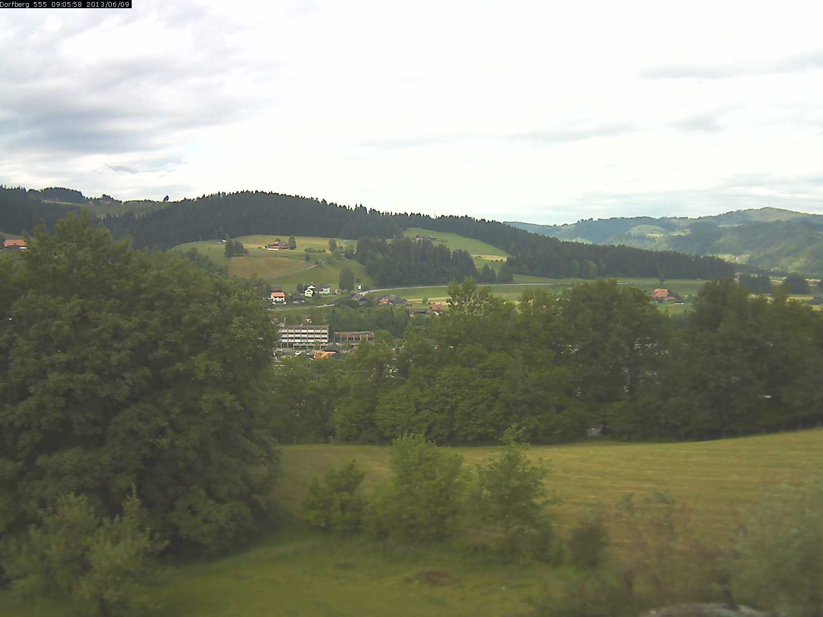 Webcam-Bild: Aussicht vom Dorfberg in Langnau 20130609-090600