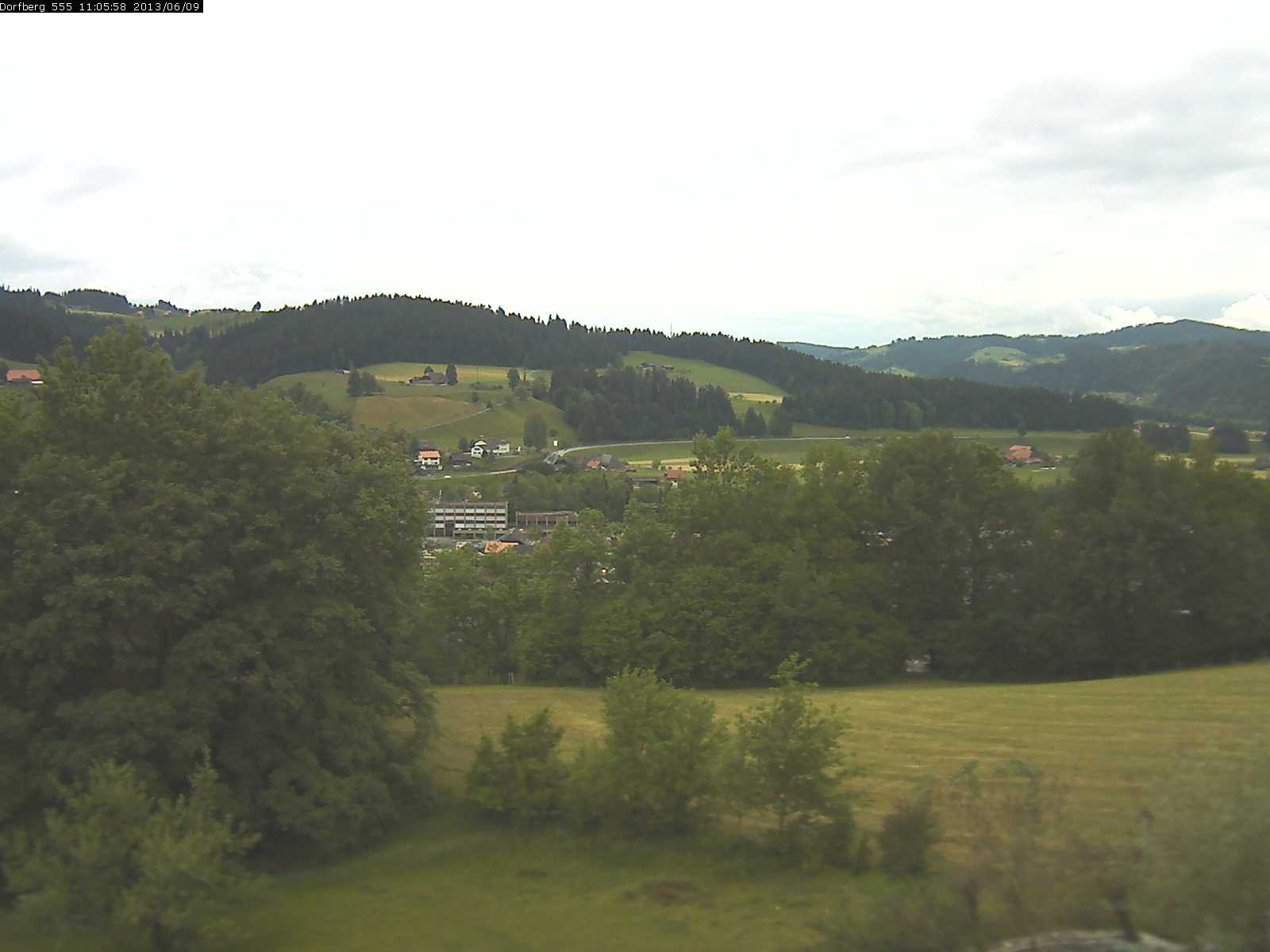 Webcam-Bild: Aussicht vom Dorfberg in Langnau 20130609-110600