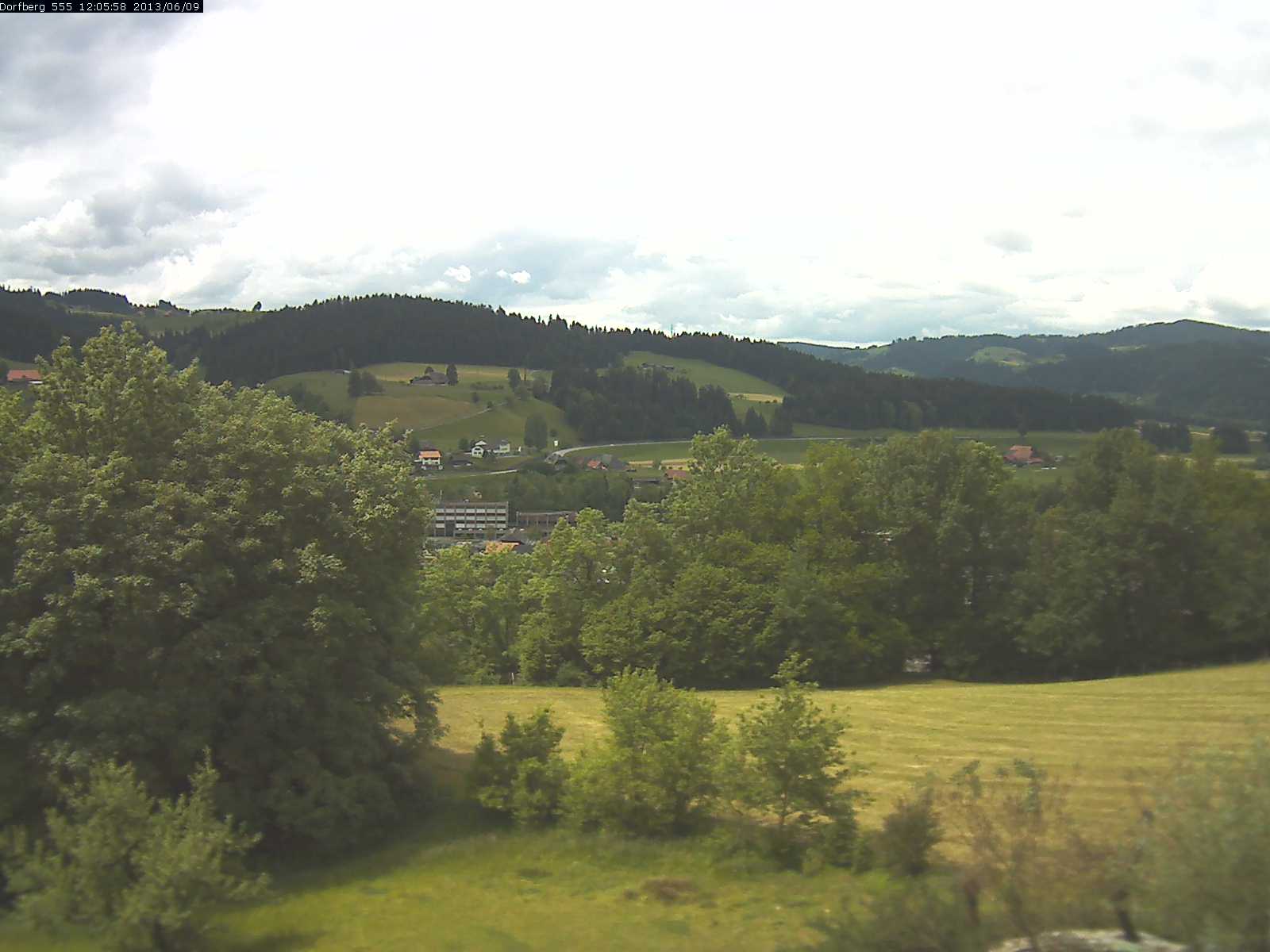 Webcam-Bild: Aussicht vom Dorfberg in Langnau 20130609-120600