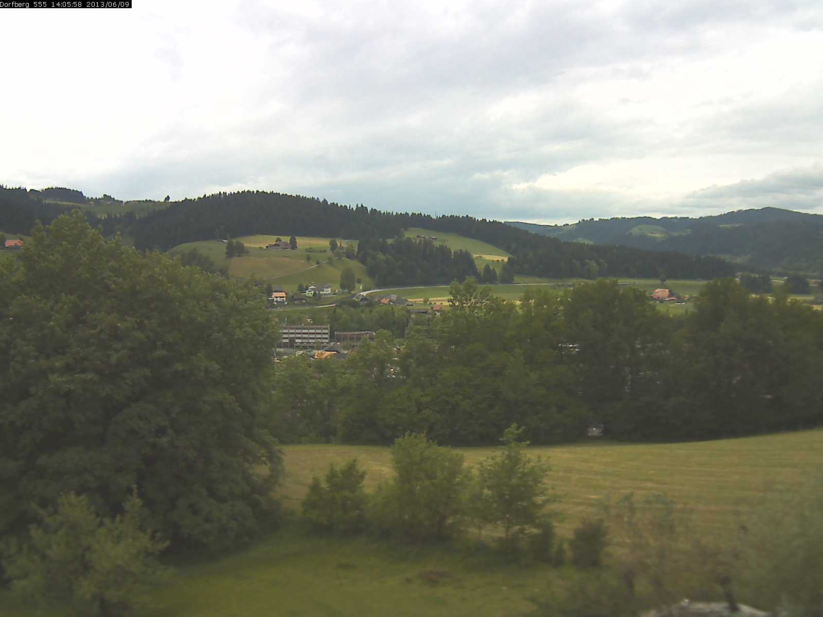 Webcam-Bild: Aussicht vom Dorfberg in Langnau 20130609-140600