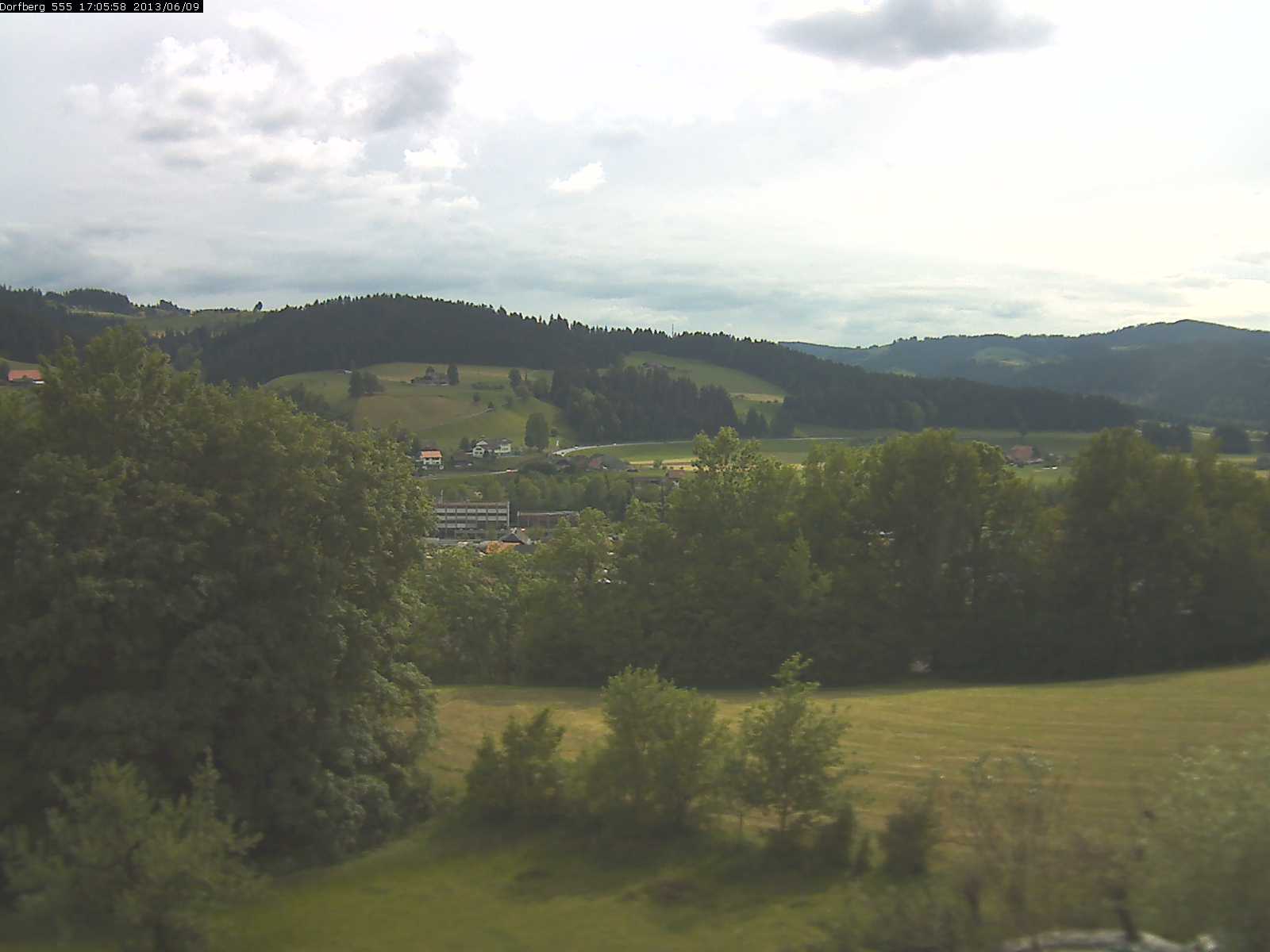 Webcam-Bild: Aussicht vom Dorfberg in Langnau 20130609-170600