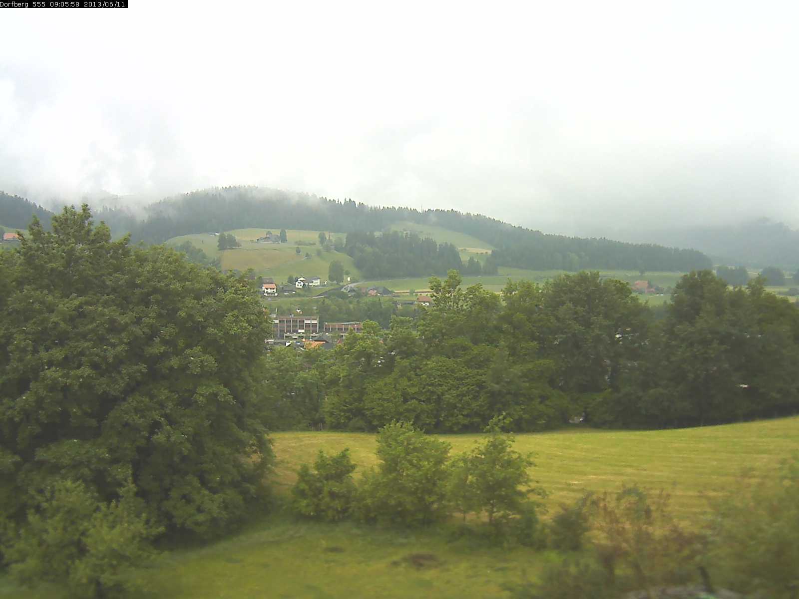 Webcam-Bild: Aussicht vom Dorfberg in Langnau 20130611-090600