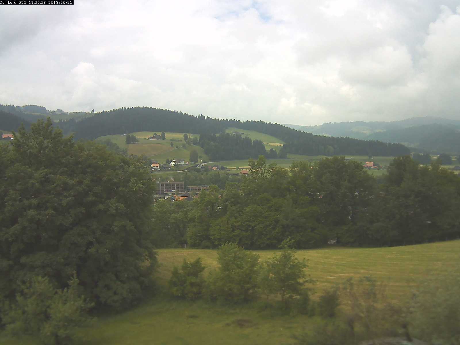 Webcam-Bild: Aussicht vom Dorfberg in Langnau 20130611-110600
