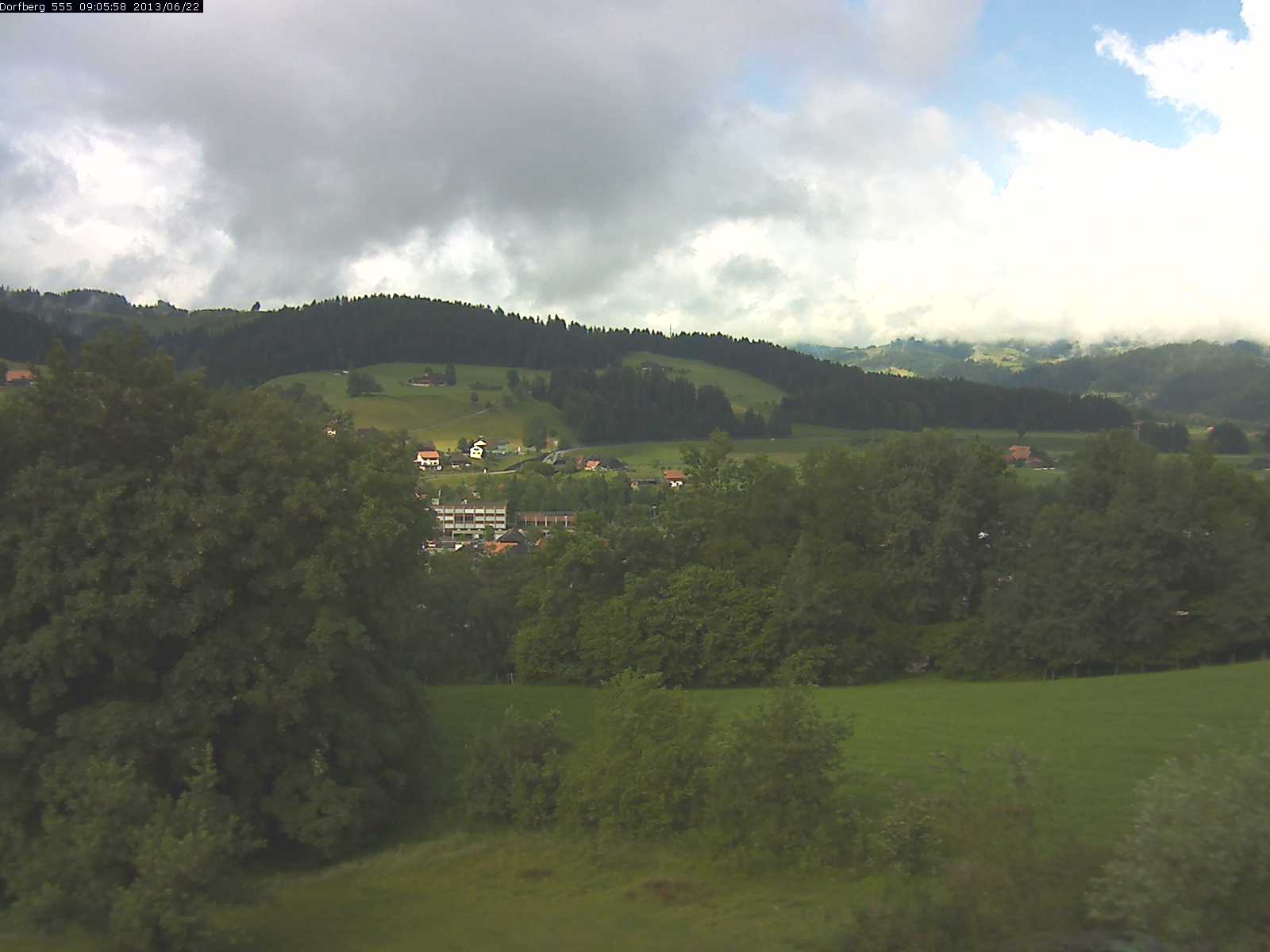 Webcam-Bild: Aussicht vom Dorfberg in Langnau 20130622-090600