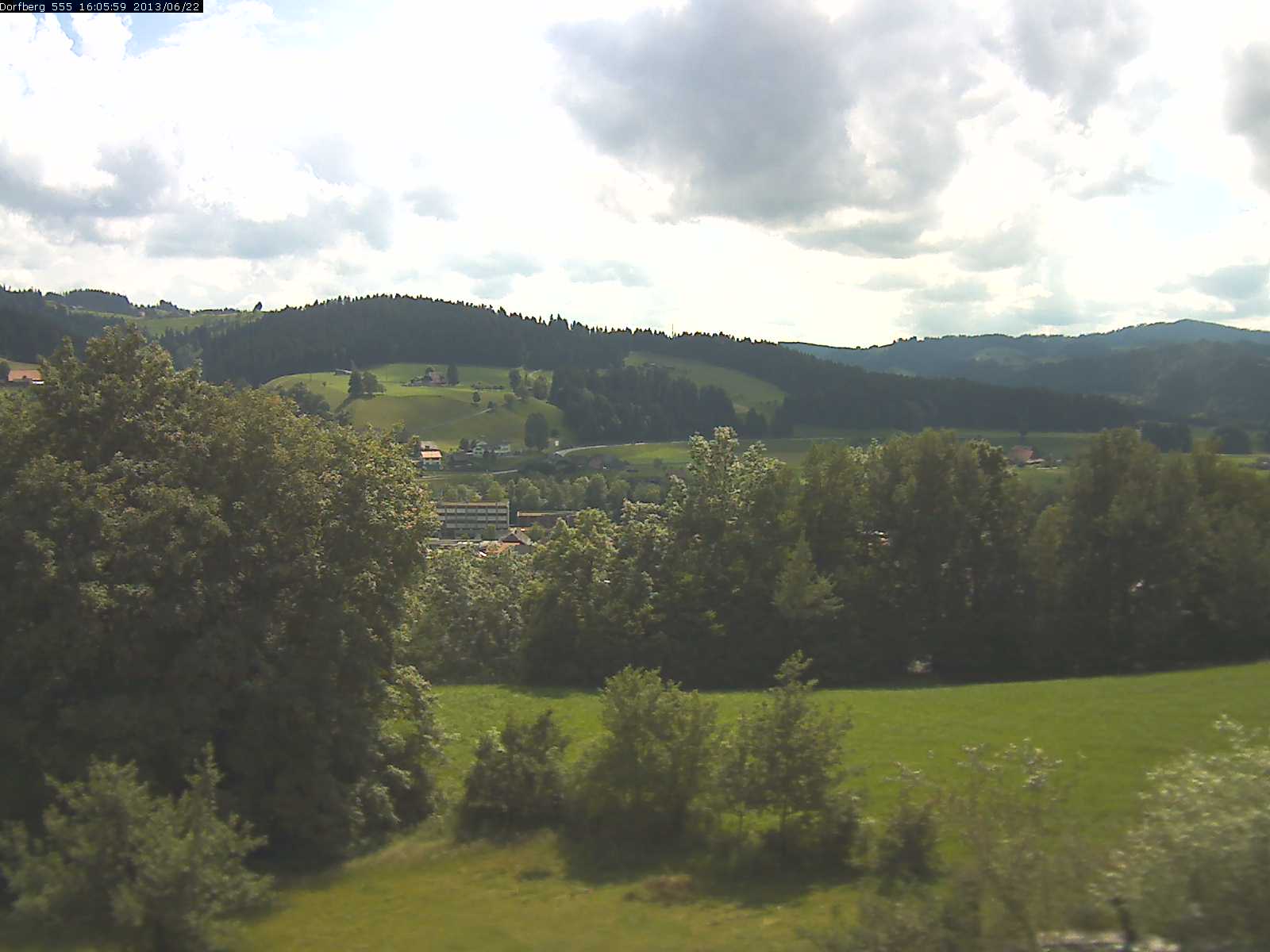 Webcam-Bild: Aussicht vom Dorfberg in Langnau 20130622-160600