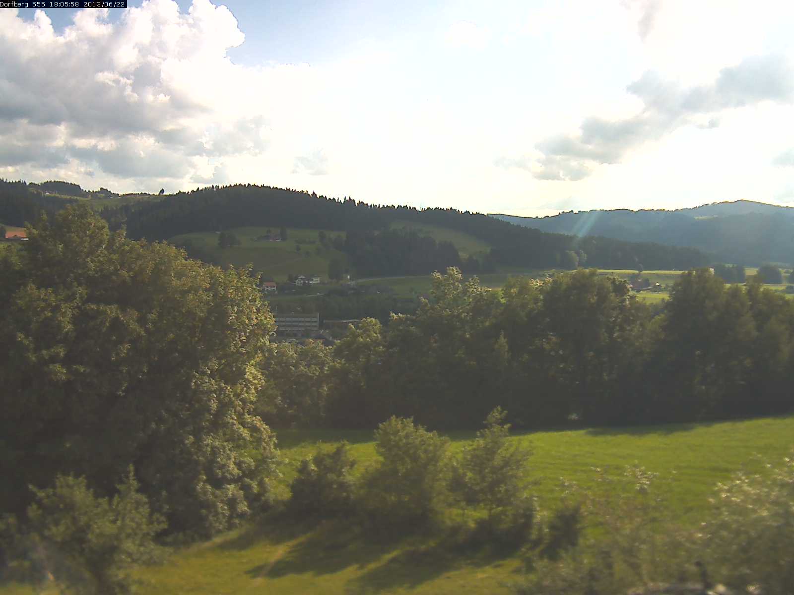 Webcam-Bild: Aussicht vom Dorfberg in Langnau 20130622-180600