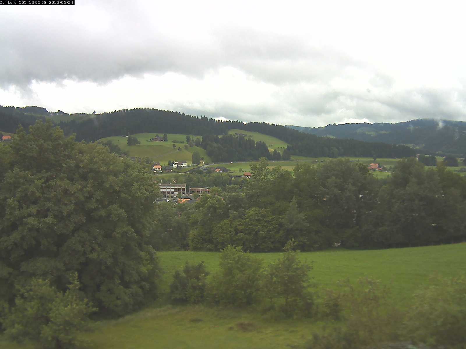 Webcam-Bild: Aussicht vom Dorfberg in Langnau 20130624-120600