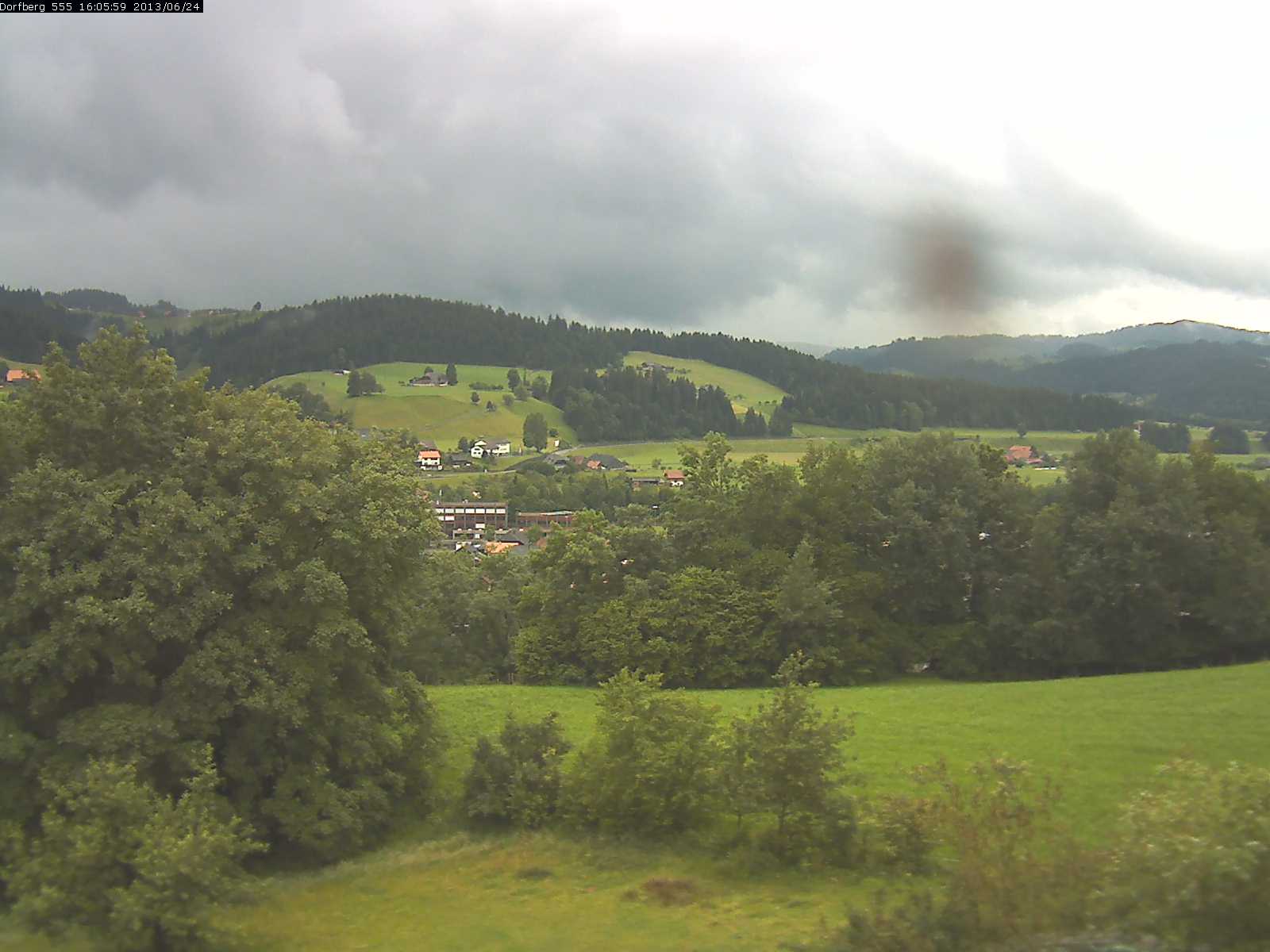 Webcam-Bild: Aussicht vom Dorfberg in Langnau 20130624-160600