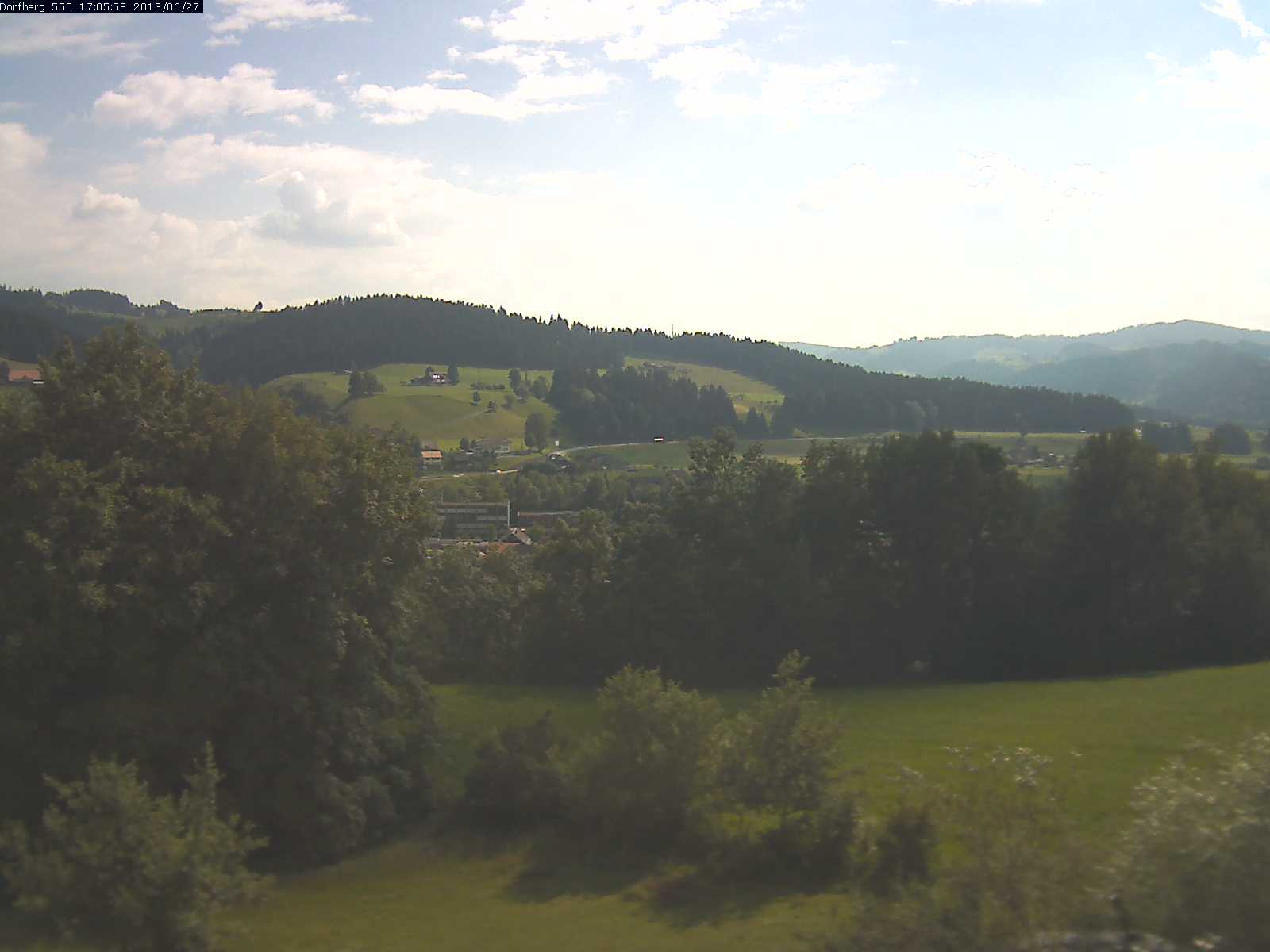 Webcam-Bild: Aussicht vom Dorfberg in Langnau 20130627-170600