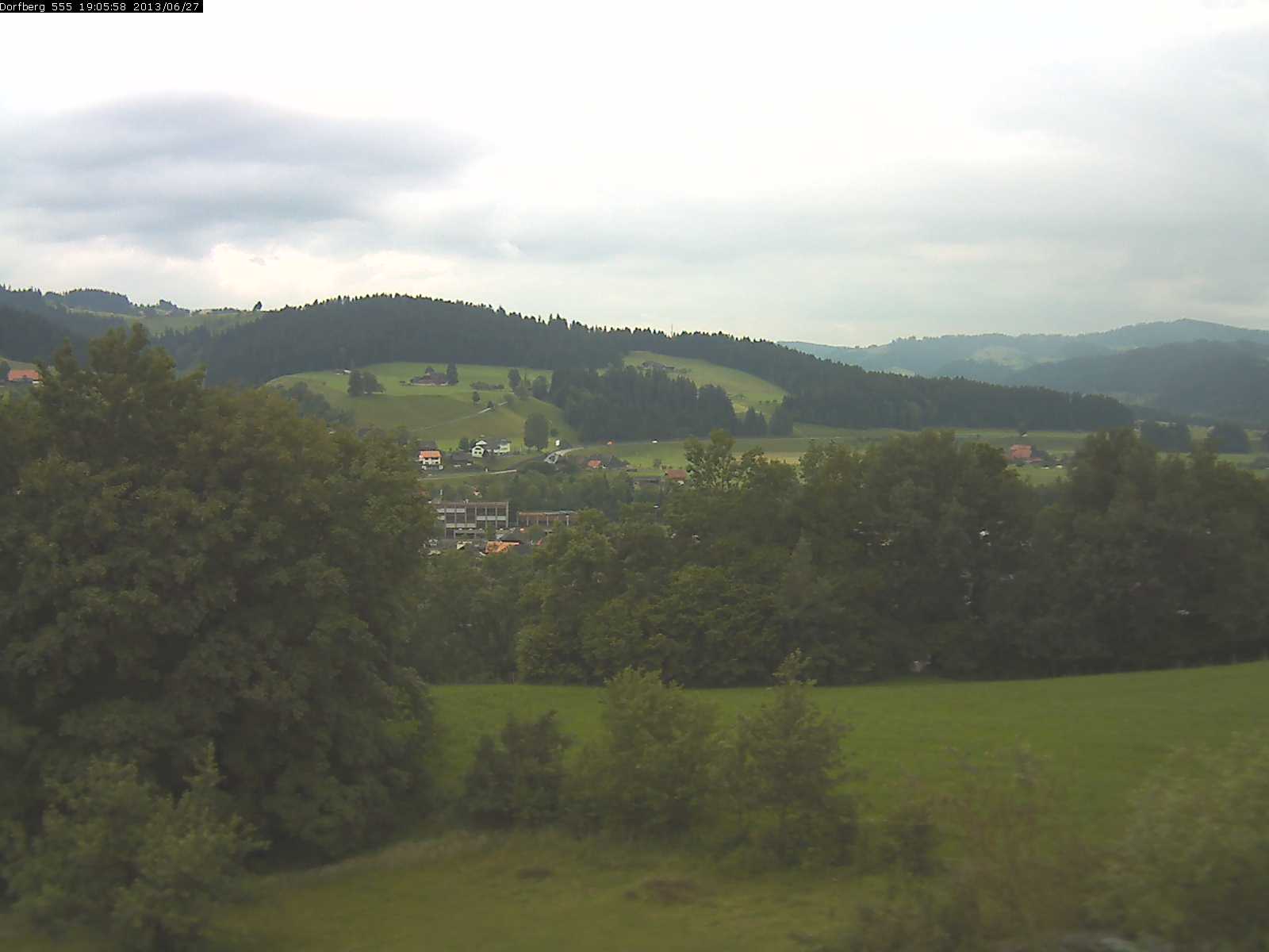 Webcam-Bild: Aussicht vom Dorfberg in Langnau 20130627-190600