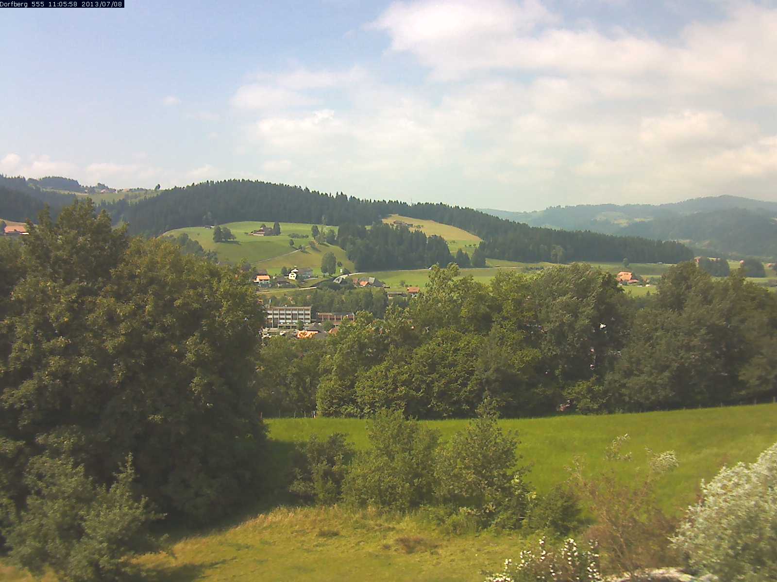 Webcam-Bild: Aussicht vom Dorfberg in Langnau 20130708-110600