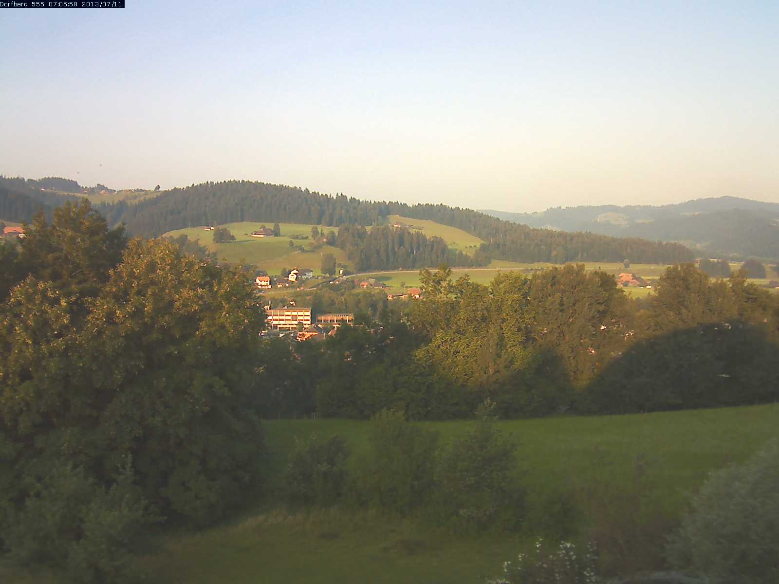Webcam-Bild: Aussicht vom Dorfberg in Langnau 20130711-070600