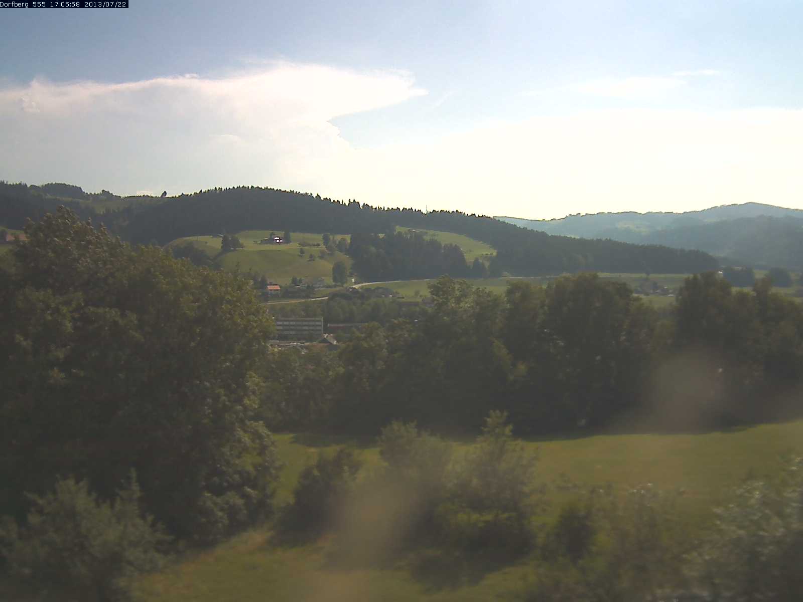 Webcam-Bild: Aussicht vom Dorfberg in Langnau 20130722-170600
