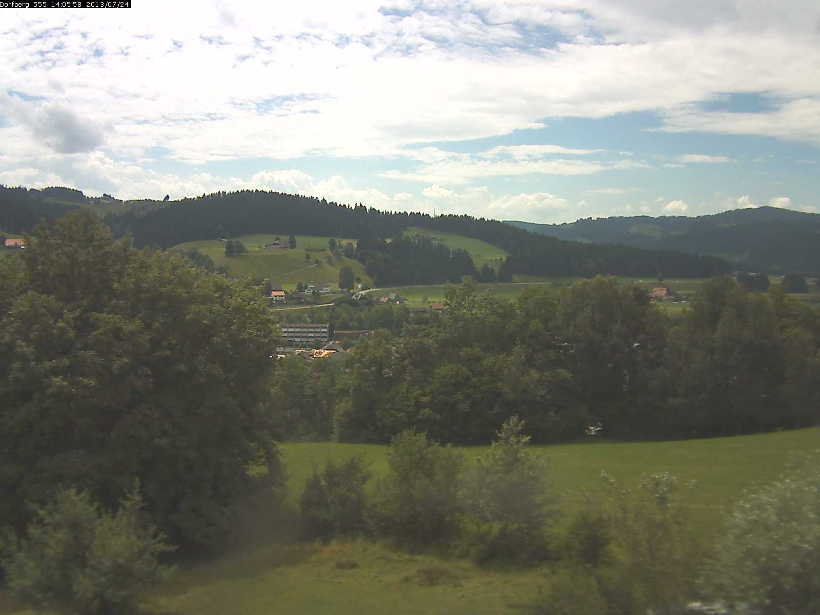 Webcam-Bild: Aussicht vom Dorfberg in Langnau 20130724-140600