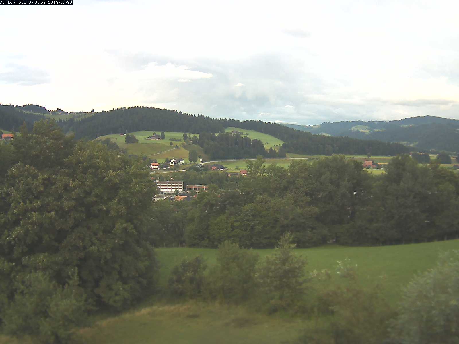 Webcam-Bild: Aussicht vom Dorfberg in Langnau 20130730-070600
