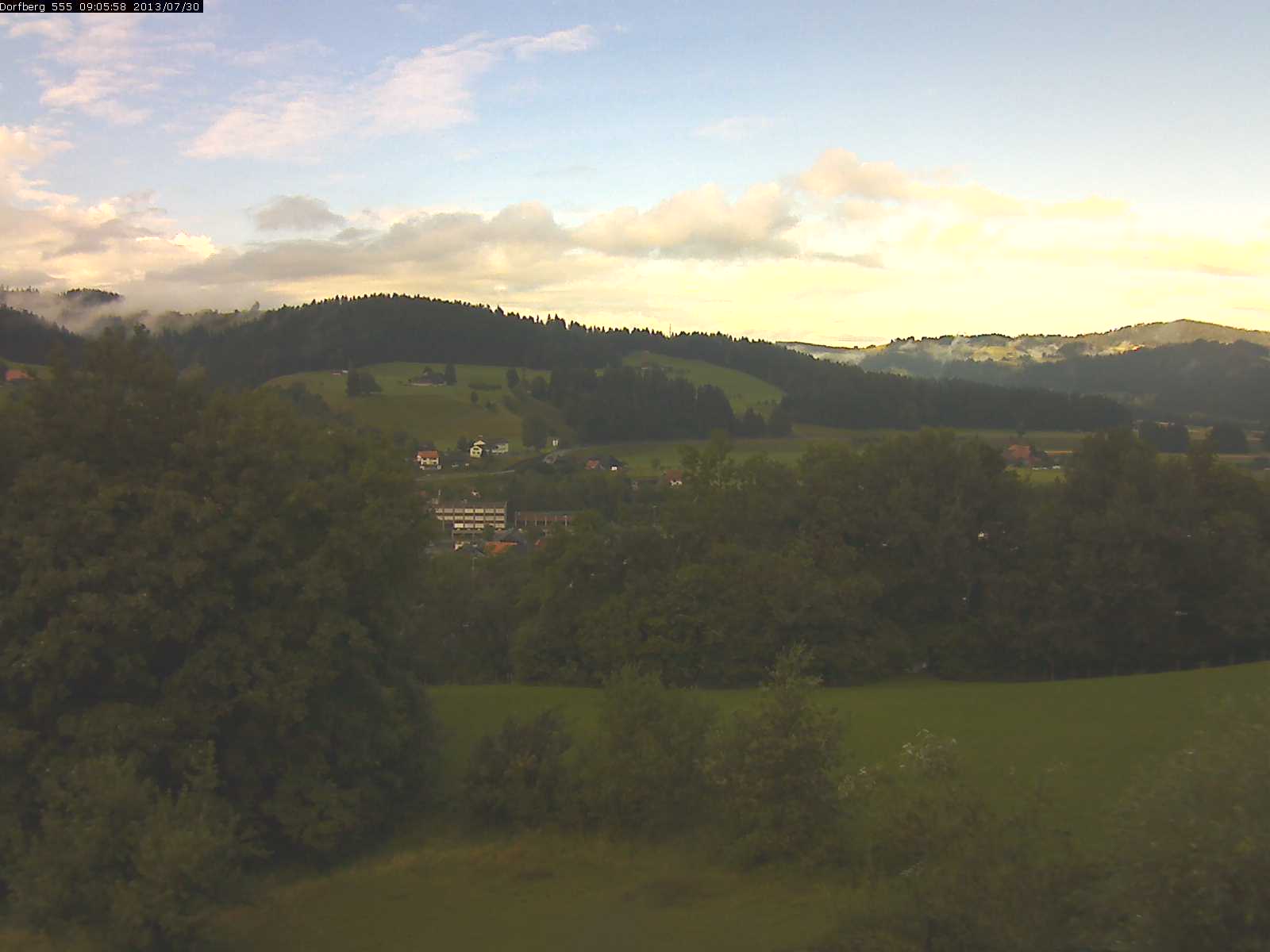 Webcam-Bild: Aussicht vom Dorfberg in Langnau 20130730-090600