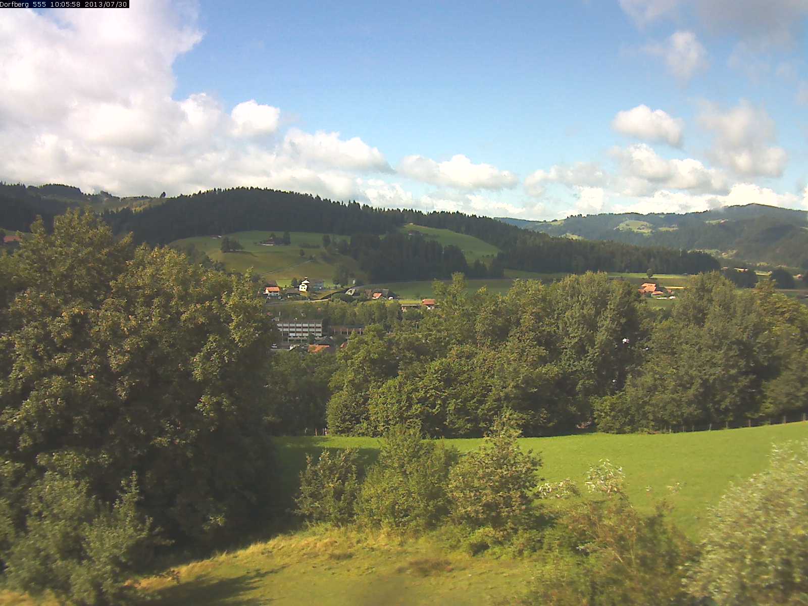 Webcam-Bild: Aussicht vom Dorfberg in Langnau 20130730-100600