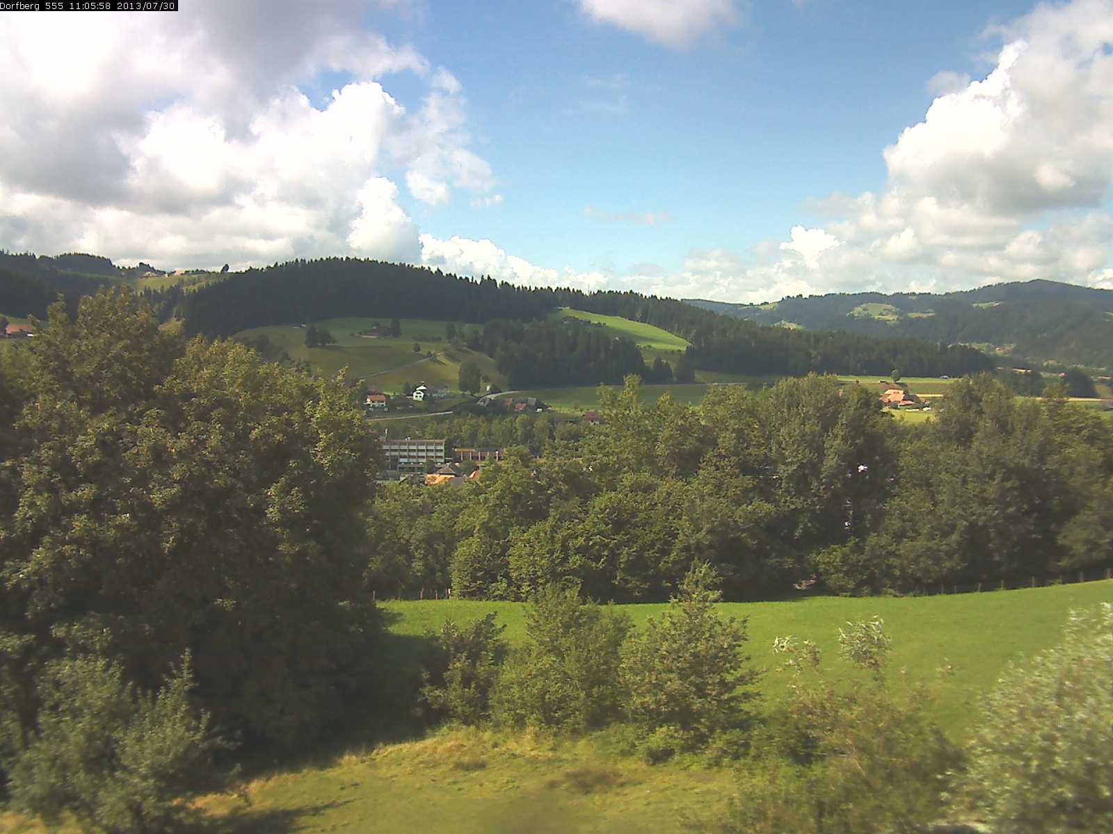 Webcam-Bild: Aussicht vom Dorfberg in Langnau 20130730-110600