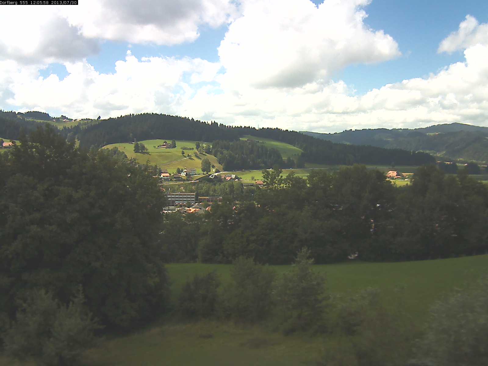 Webcam-Bild: Aussicht vom Dorfberg in Langnau 20130730-120600