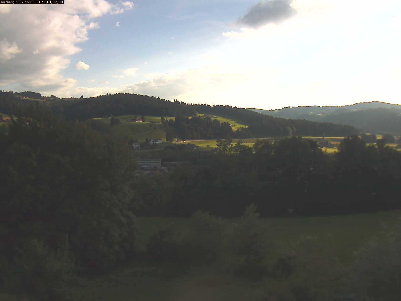 Webcam-Bild: Aussicht vom Dorfberg in Langnau 20130730-190600