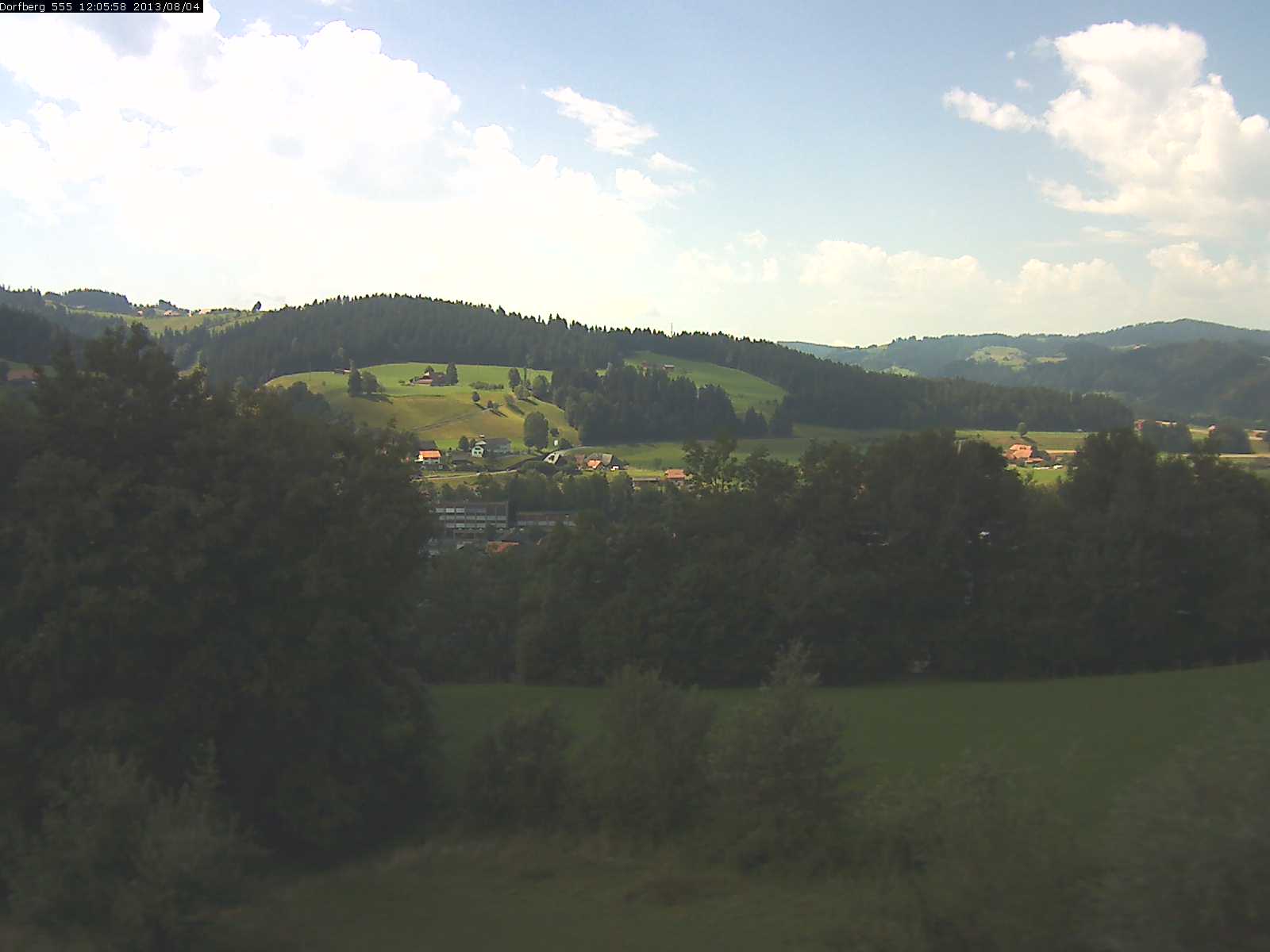 Webcam-Bild: Aussicht vom Dorfberg in Langnau 20130804-120600