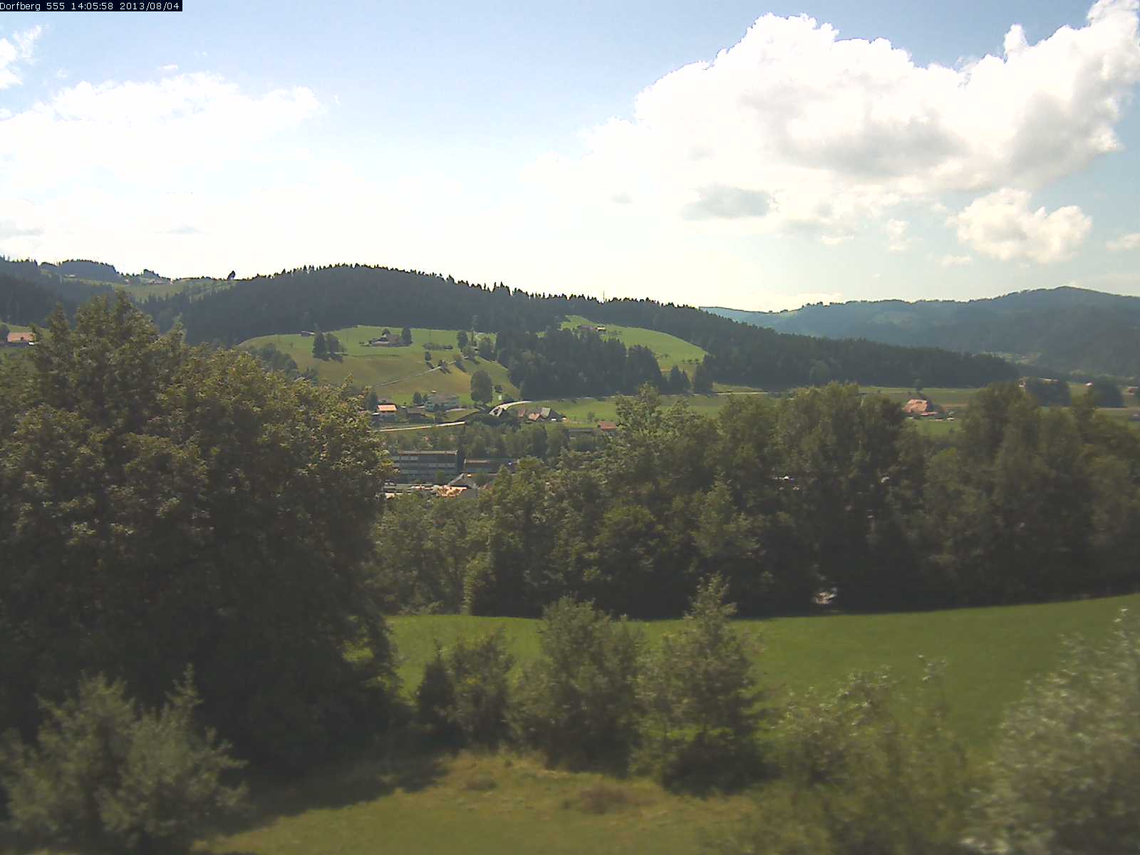 Webcam-Bild: Aussicht vom Dorfberg in Langnau 20130804-140600