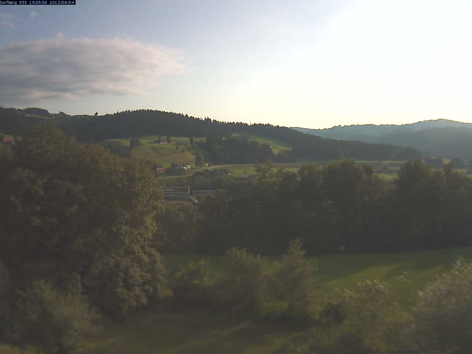 Webcam-Bild: Aussicht vom Dorfberg in Langnau 20130804-190600