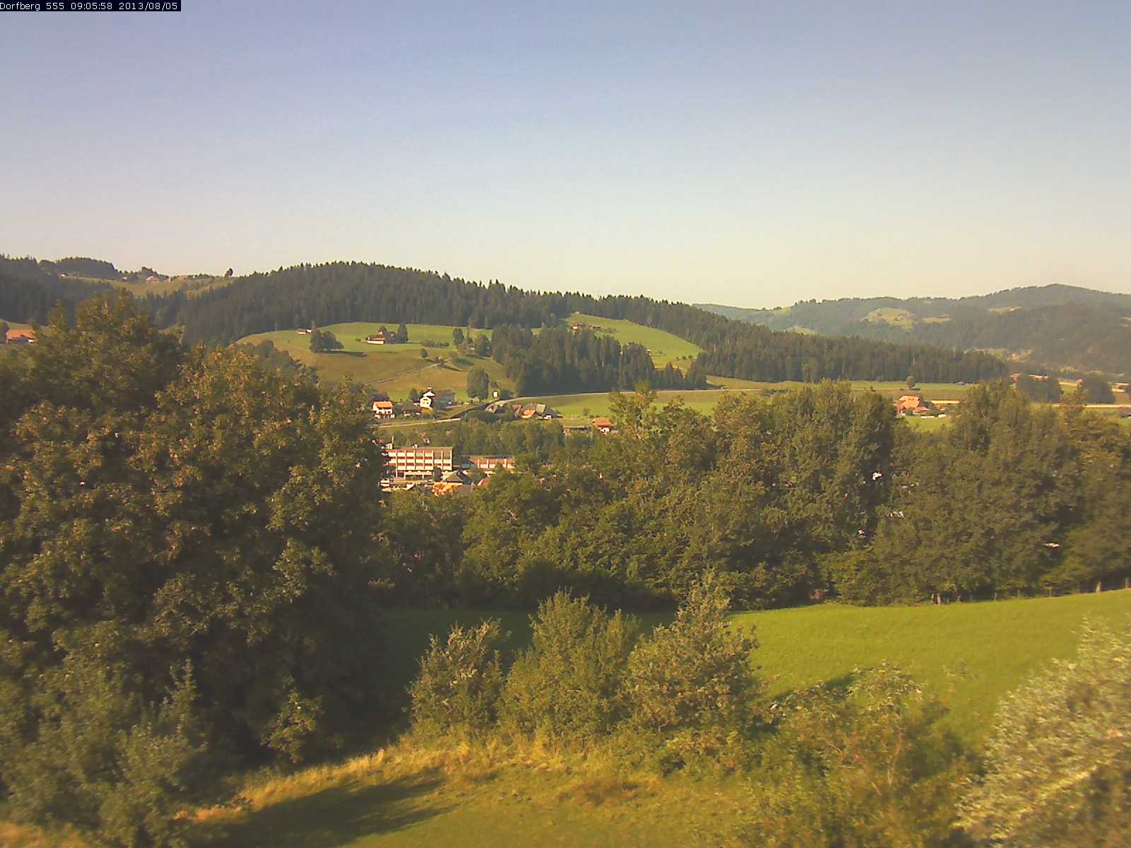 Webcam-Bild: Aussicht vom Dorfberg in Langnau 20130805-090600