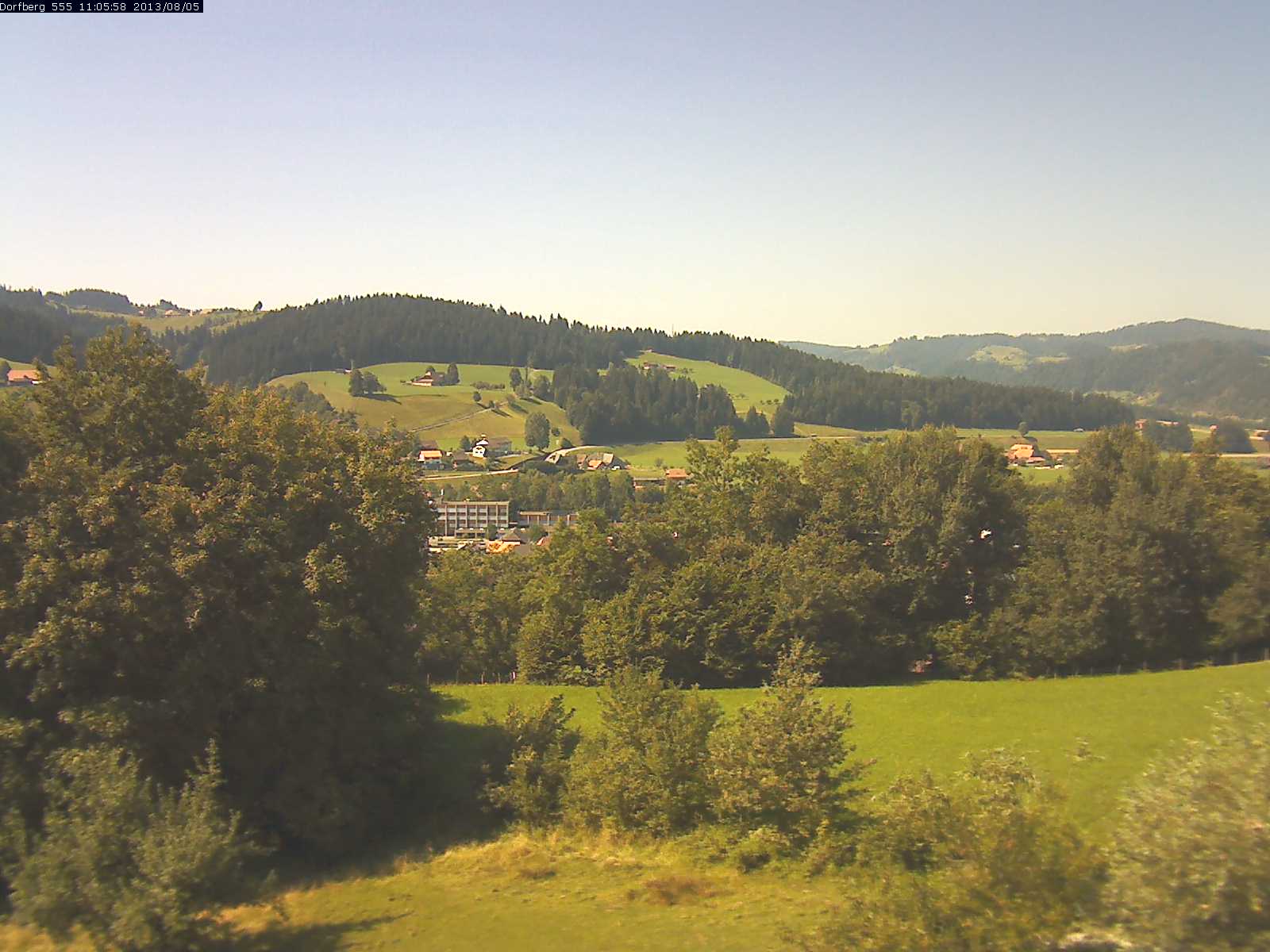 Webcam-Bild: Aussicht vom Dorfberg in Langnau 20130805-110600