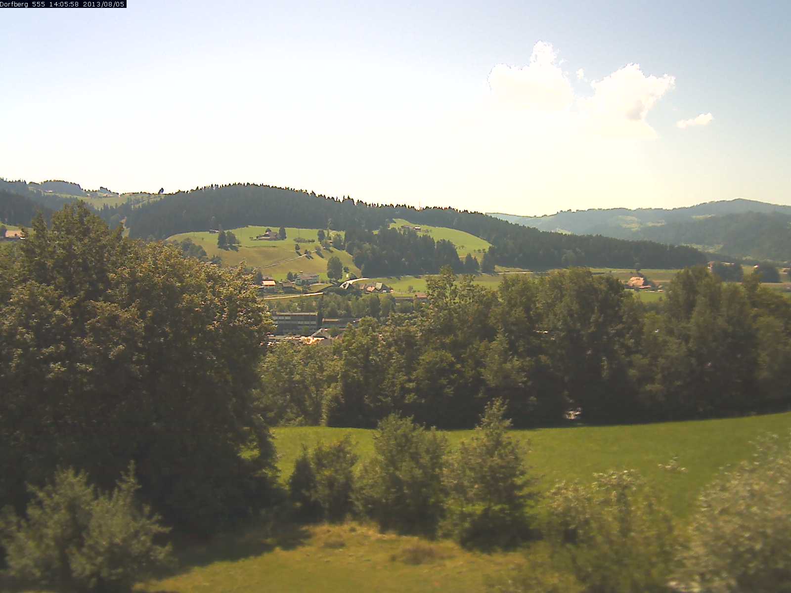 Webcam-Bild: Aussicht vom Dorfberg in Langnau 20130805-140600