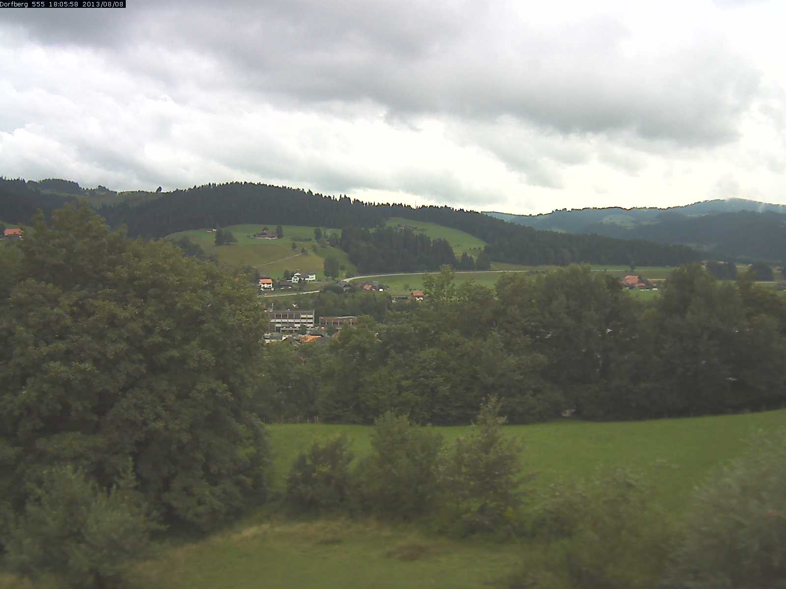 Webcam-Bild: Aussicht vom Dorfberg in Langnau 20130808-180600