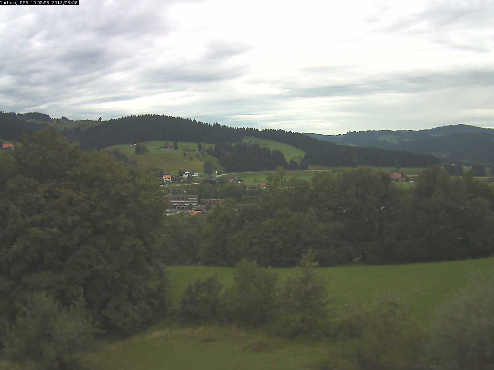 Webcam-Bild: Aussicht vom Dorfberg in Langnau 20130808-190600