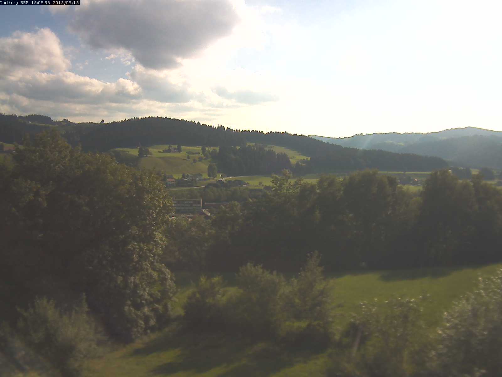 Webcam-Bild: Aussicht vom Dorfberg in Langnau 20130813-180600