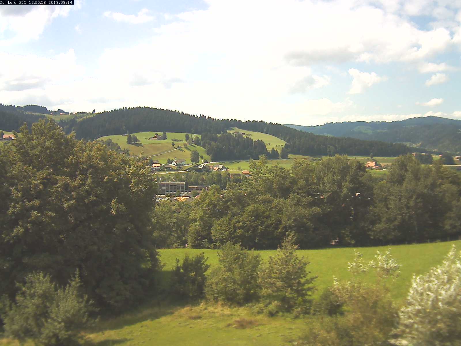 Webcam-Bild: Aussicht vom Dorfberg in Langnau 20130814-120600