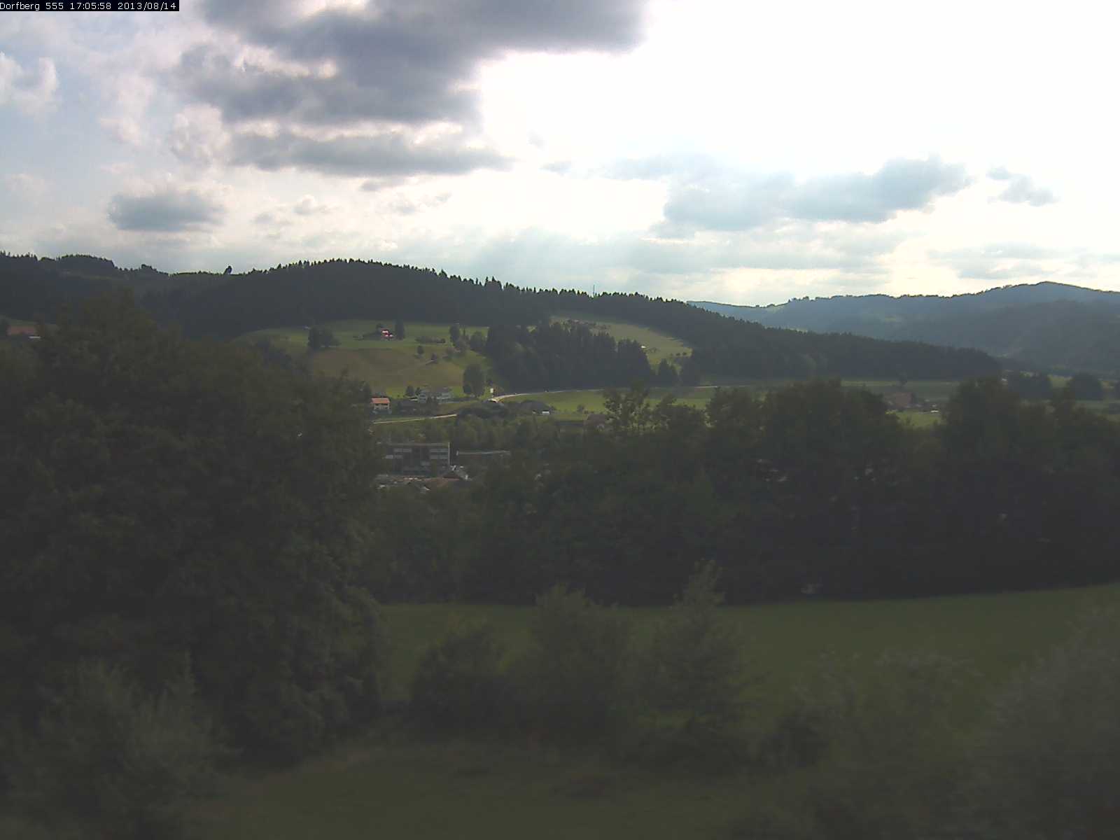 Webcam-Bild: Aussicht vom Dorfberg in Langnau 20130814-170600