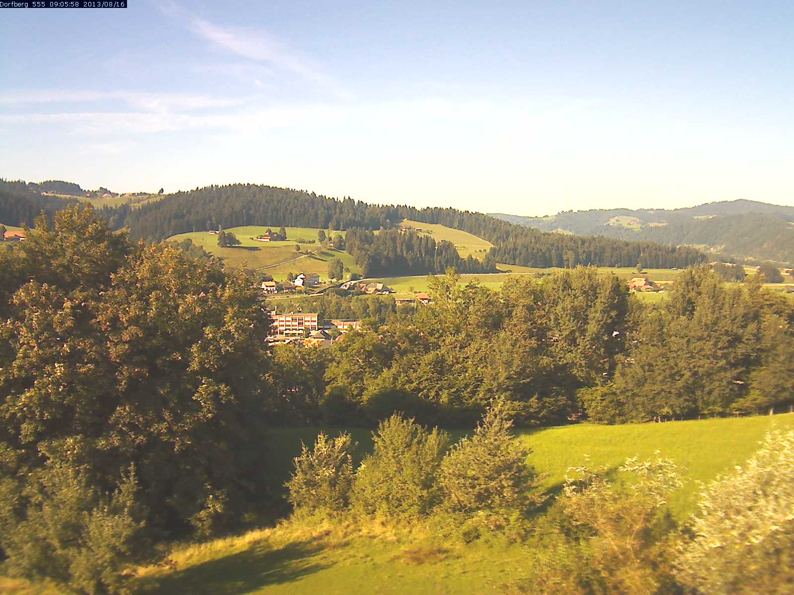 Webcam-Bild: Aussicht vom Dorfberg in Langnau 20130816-090600
