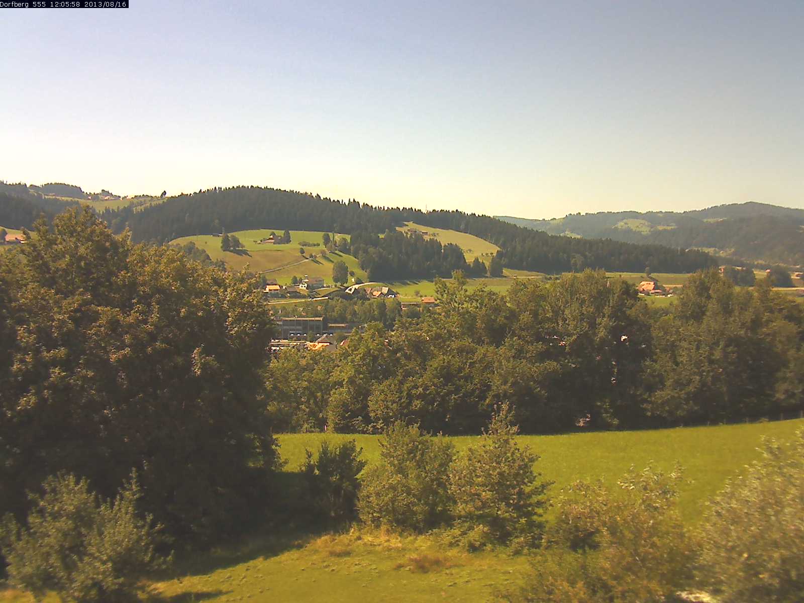 Webcam-Bild: Aussicht vom Dorfberg in Langnau 20130816-120600