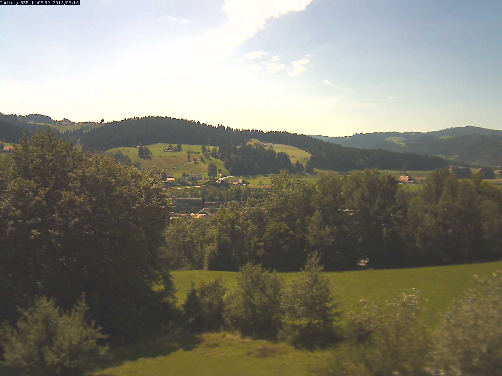 Webcam-Bild: Aussicht vom Dorfberg in Langnau 20130816-140600