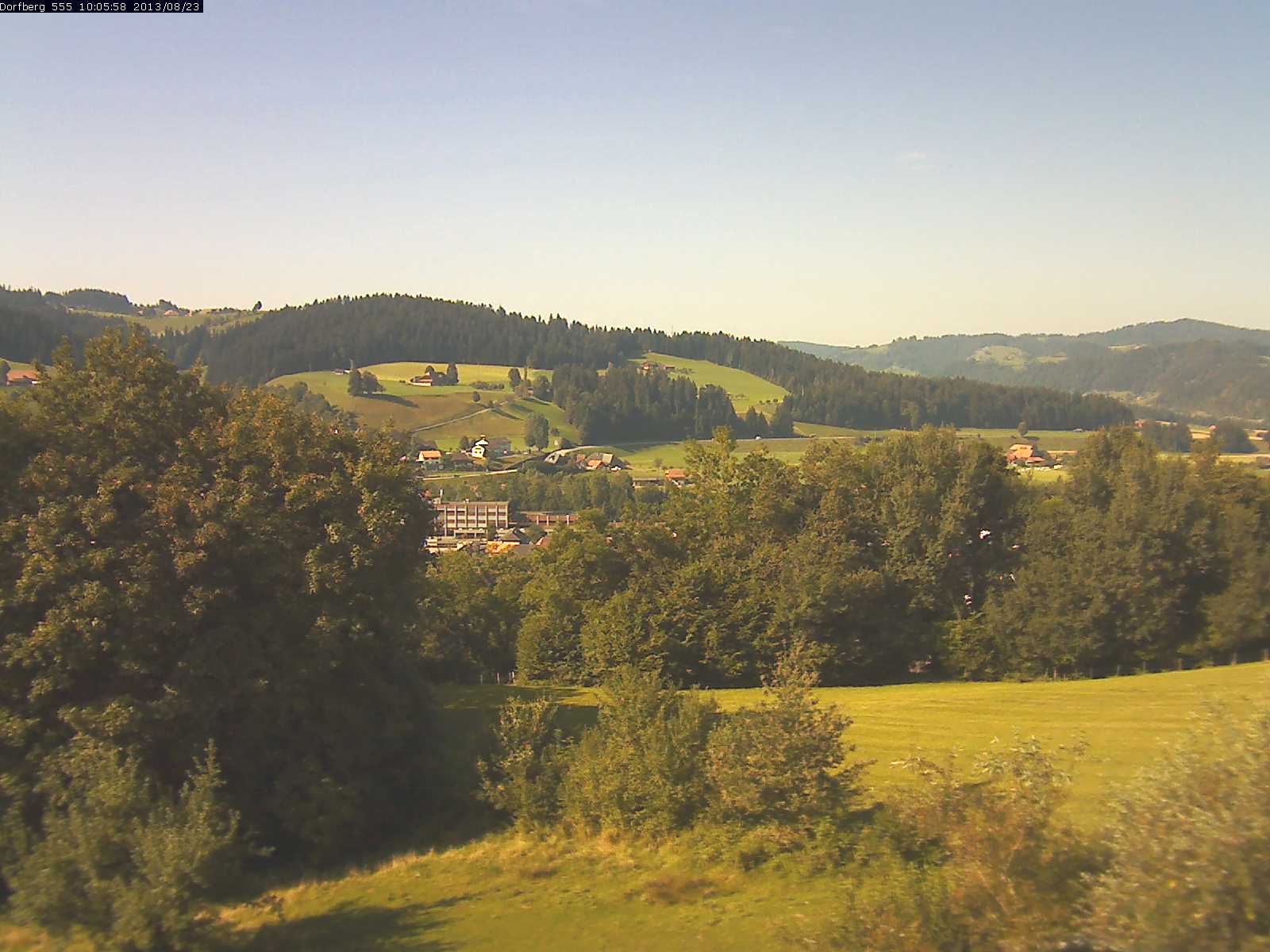 Webcam-Bild: Aussicht vom Dorfberg in Langnau 20130823-100600