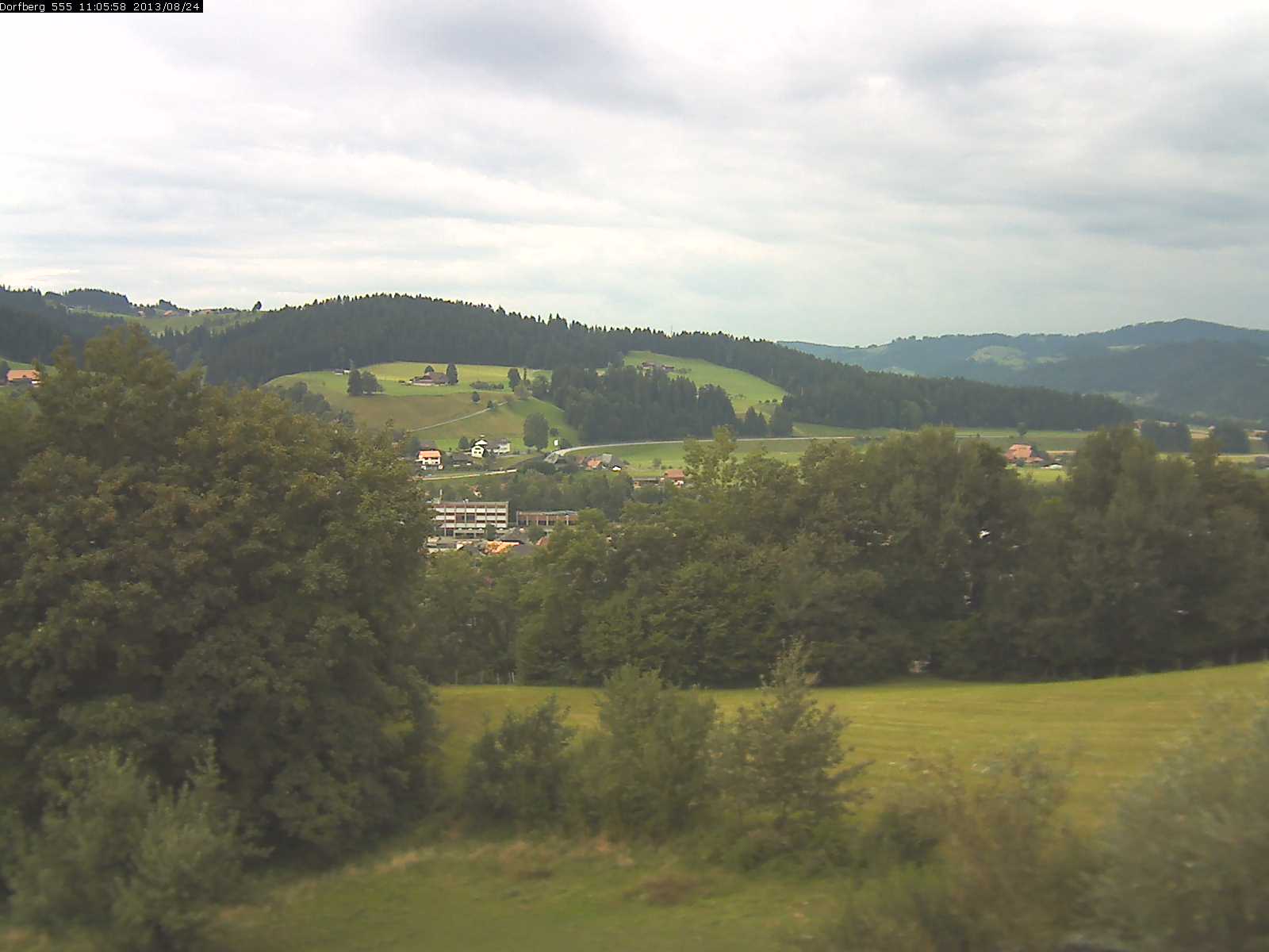 Webcam-Bild: Aussicht vom Dorfberg in Langnau 20130824-110600