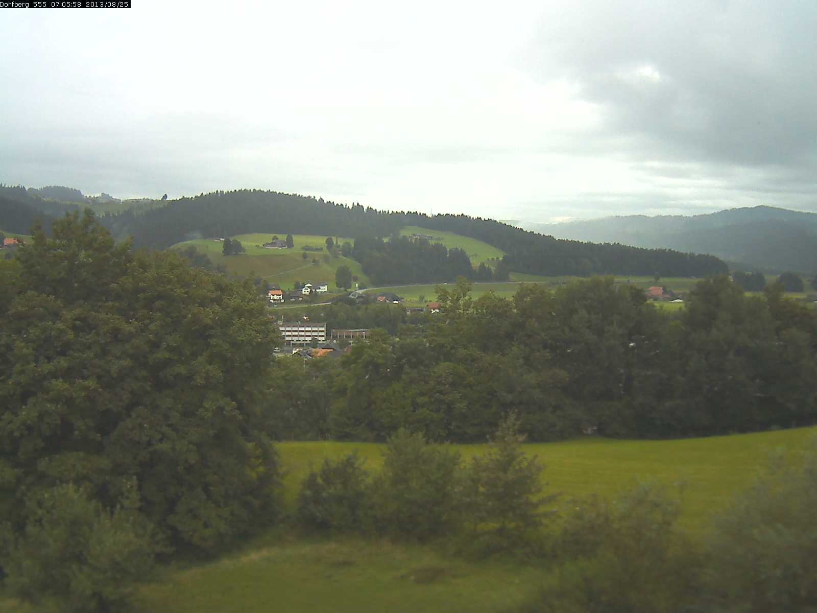 Webcam-Bild: Aussicht vom Dorfberg in Langnau 20130825-070600