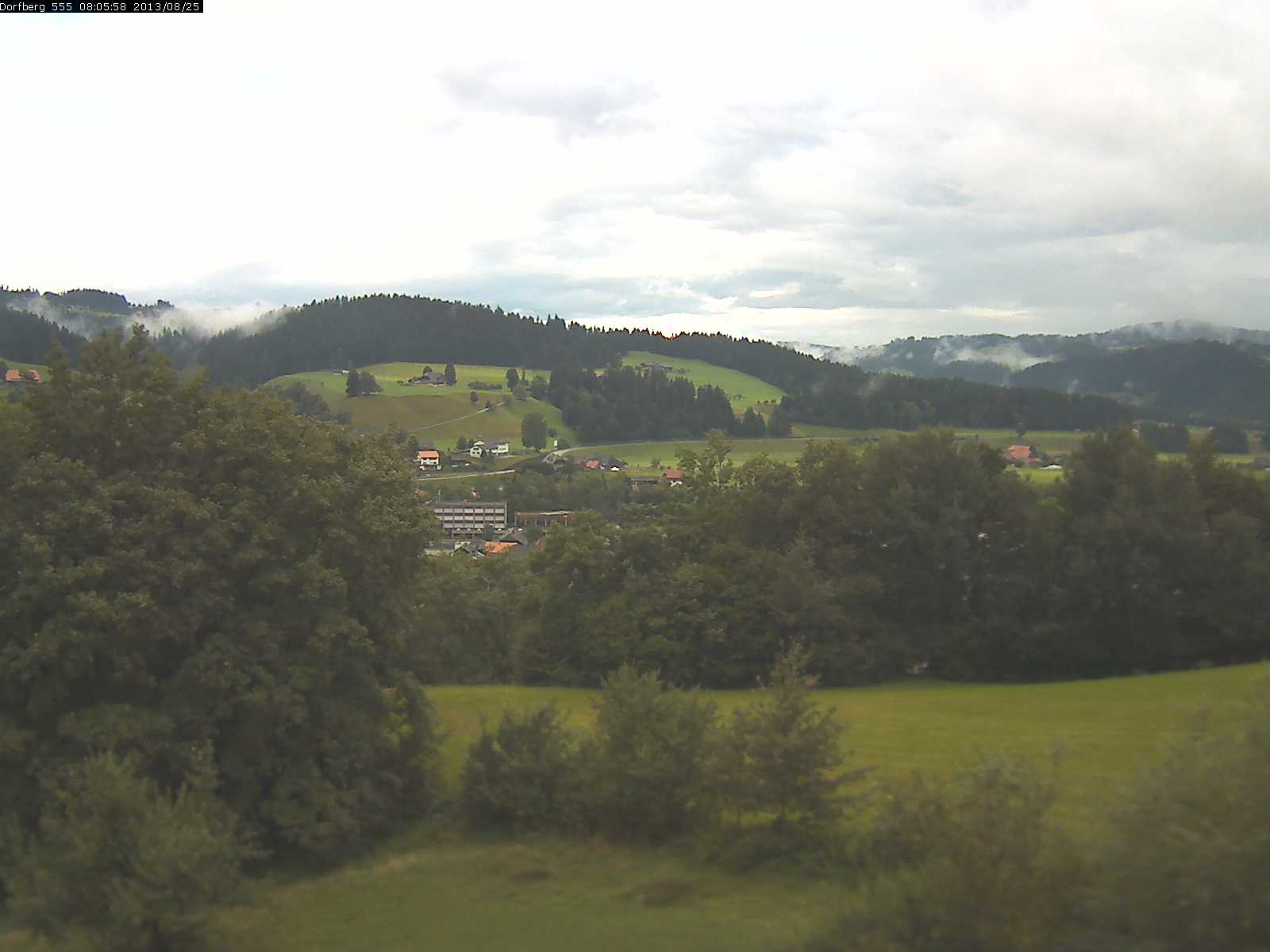 Webcam-Bild: Aussicht vom Dorfberg in Langnau 20130825-080600